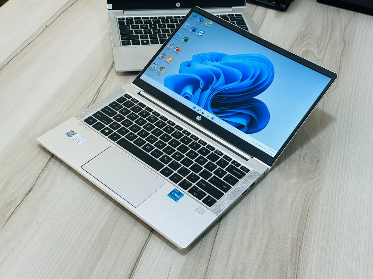 hp 430 G8  i5 11th  8/256    13.3