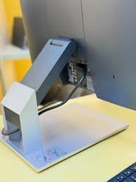 HP 800 G4 AIO i5 8th-8-256  24   touch